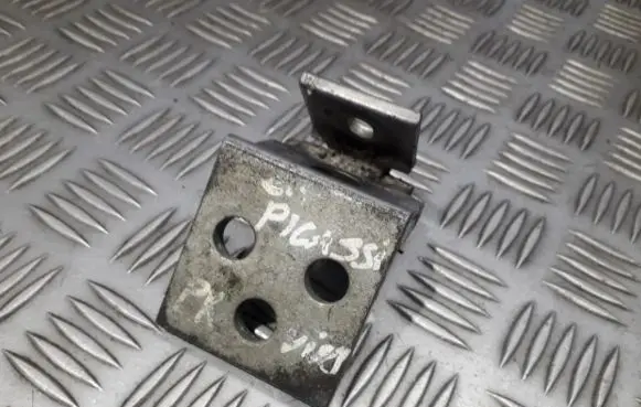Citroen Xsara Picasso Front door upper hinge