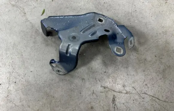 BMW X1 U11 Fender mounting bracket 9883408