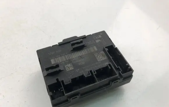 Volkswagen Golf VII Other control units/modules 5Q0959592E