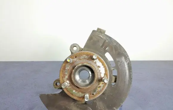 Hyundai Tucson JM Front wheel hub spindle knuckle 