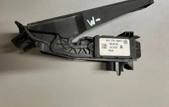 Volkswagen PASSAT B6 Accelerator throttle pedal 1K1721503P