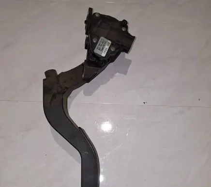 Volkswagen PASSAT B5.5 Accelerator throttle pedal 8D1721523F 6PV00837603