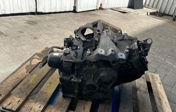 Skoda Octavia Mk2 (1Z) Automatic gearbox PML 0CG301103A 7S11