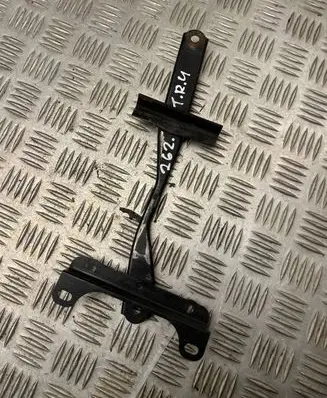 Toyota RAV 4 (XA30) Battery bracket 
