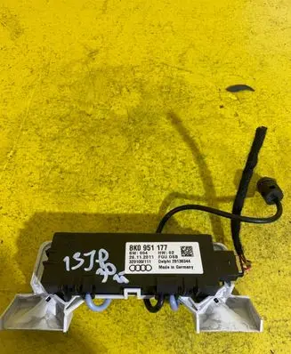 Audi A4 S4 B8 8K Alarm control unit/module 8K0951177