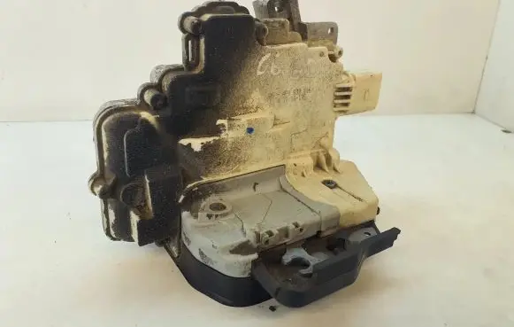 Audi A6 S6 C5 4B Rear door lock 4F0839016