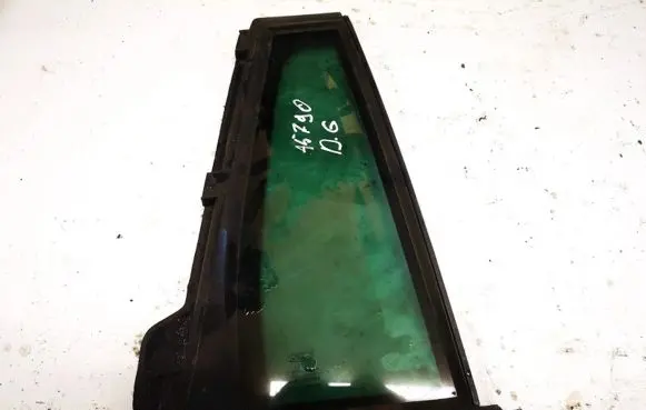 Rear vent window glass