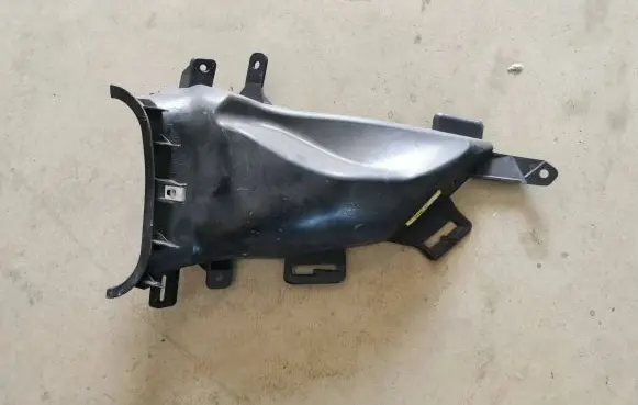 Chevrolet Camaro Intercooler air guide/duct channel 84078625