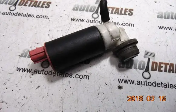 Honda CR-V Windscreen/windshield washer pump