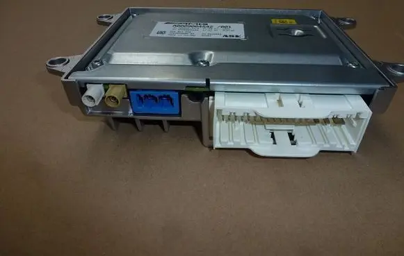 Mercedes-Benz X-class W470 Sound amplifier A0009004542