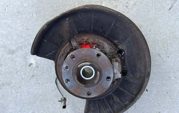 Rear wheel hub