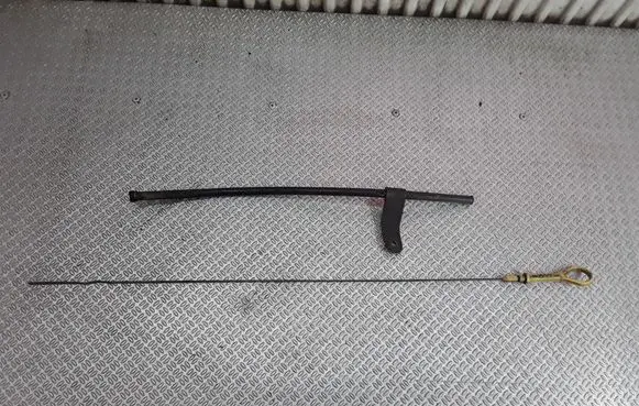 Mazda 6 Oil level dip stick 