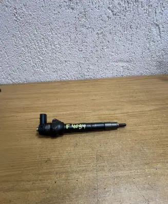 Skoda Octavia Mk3 (5E) Fuel injector 0445110475 3F4094