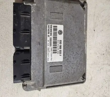 Volkswagen Polo Engine control unit/module 03D906033F 3PG2509 5WP4029802