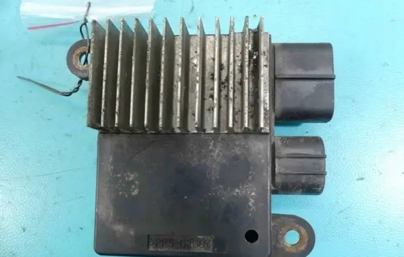 Coolant fan relay
