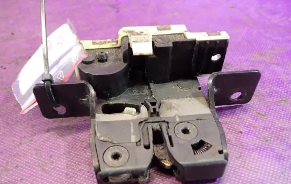 Renault Megane II Tailgate/trunk/boot lock/catch/latch 8200076240E