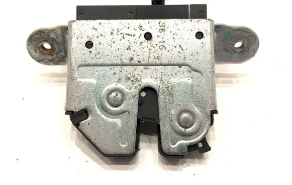 Opel Corsa E Tailgate exterior lock 39021416