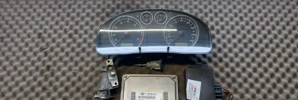 Volkswagen PASSAT B5.5 Speedometer (instrument cluster) 3B0920806 3B0906018F 1C0959799B