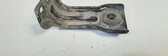 Radiator mount bracket
