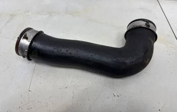 Volkswagen PASSAT B6 Intercooler hose/pipe 1K0145834L
