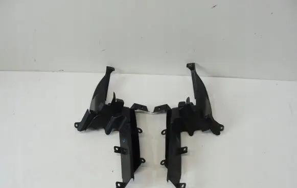 Mazda 3 I Intercooler air channel guide 