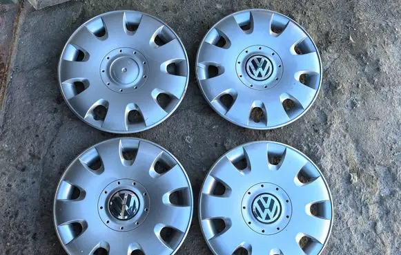 Volkswagen Touran I R15 wheel hub/cap/trim 1T0601147