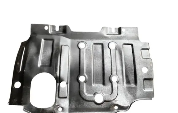 Ford Ranger Engine splash shield/under tray UR6138813