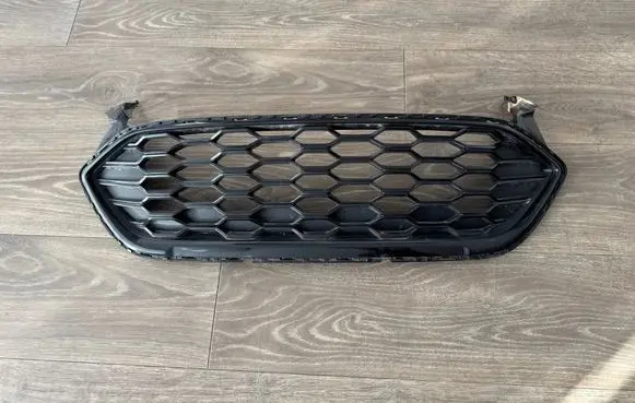 Ford Mondeo MK V Front bumper upper radiator grill JS7B8200C