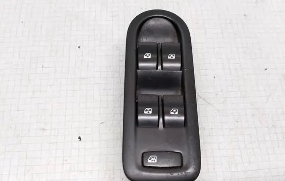 Renault Scenic II - Grand scenic II Electric window control switch 156018070