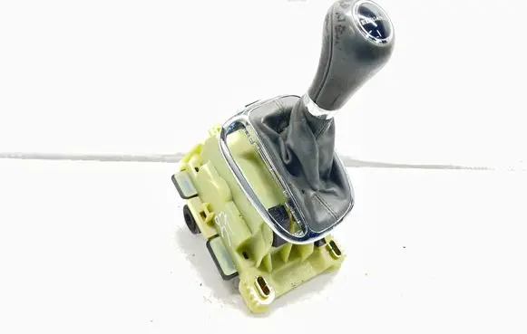 Mercedes-Benz C W203 Gear shifter/selector A2032675524