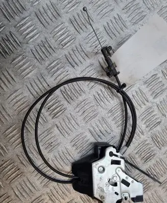 Toyota Avensis T270 Loading door lock 