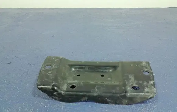 Volvo S90, V90 Front underbody cover/under tray 31672077