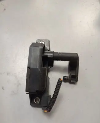 Toyota Sienna XL30 III Rear door window regulator motor 85780AE013