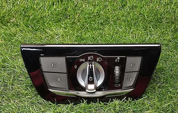 BMW 5 G30 G31 Light switch 6841883 684188302
