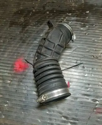 Nissan Juke I F15 Air intake hose/pipe