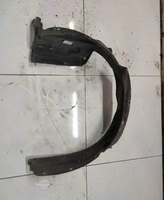 Front wheel arch liner splash guards