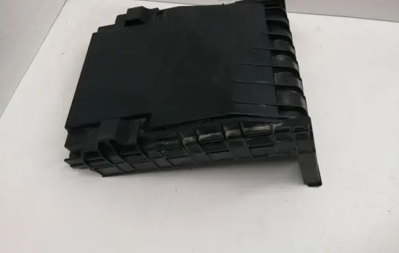 Volkswagen PASSAT B7 Fuse box cover 1K0937132F 1K0937132G 014189871