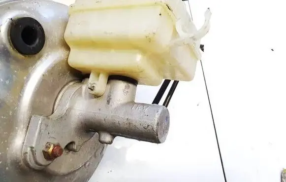 BMW 5 E60 E61 Master brake cylinder 32067179d