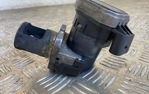 Mercedes-Benz E W211 EGR valve 00005320C5 AC5071921696 109315