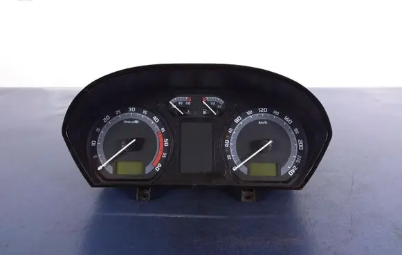 Skoda Fabia Mk1 (6Y) Speedometer (instrument cluster) 6Y0920883E