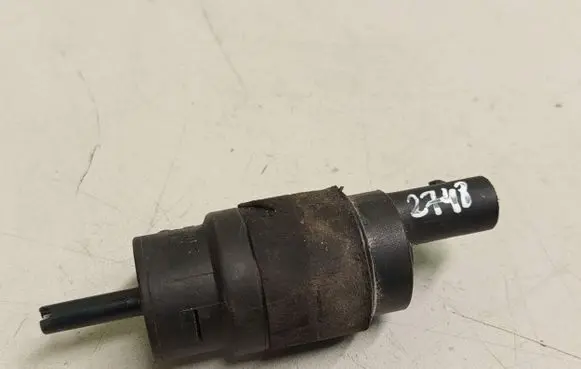 Audi A4 S4 B8 8K Windscreen/windshield washer pump 8K5955647