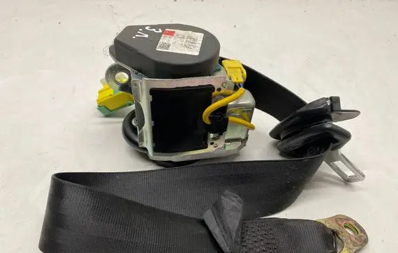 Volkswagen Touareg I Rear seatbelt 7L0857805B