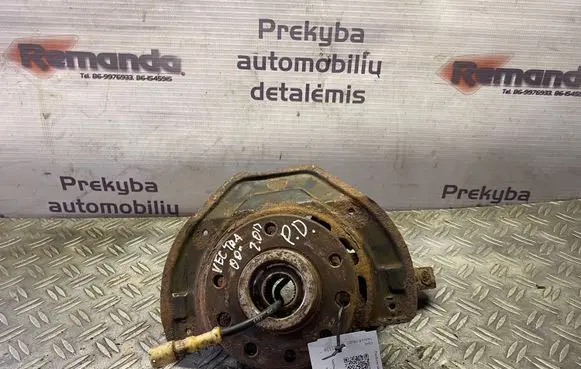 Opel Vectra B Front wheel hub