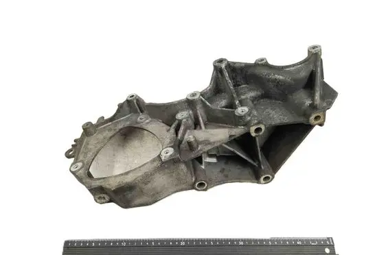 Opel Vivaro Generator/alternator bracket 8200457445 4431743