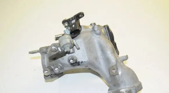 Toyota Hilux (AN10, AN20, AN30) EGR valve