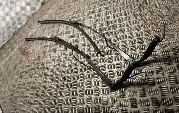 Mercedes-Benz Sprinter W906 Front wiper blade arm 