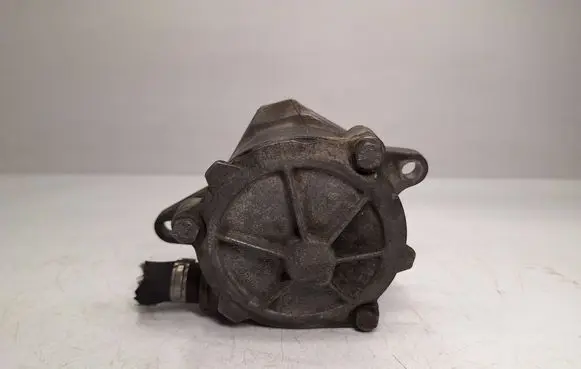 BMW 5 E39 Vacuum pump 2249939 11662249939 11662246126
