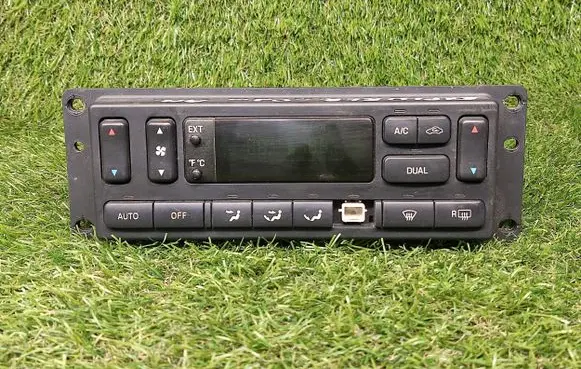 Ford Explorer Climate control unit 1L2H18C612AE