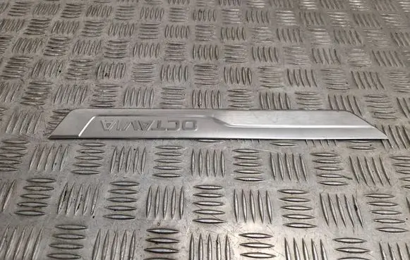 Skoda Octavia Mk4 Front sill trim cover 5E3853813 5E3853813TQ3