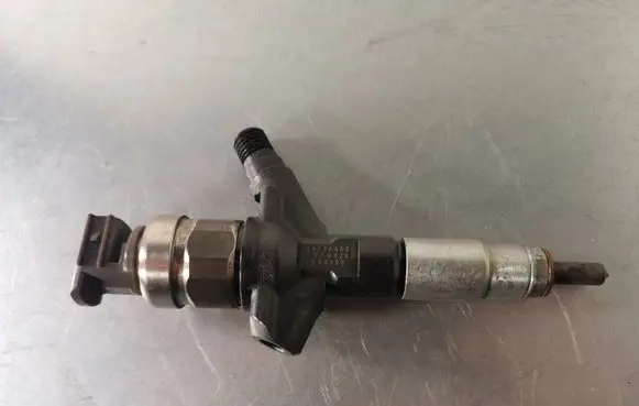 Subaru Outback Fuel injector 16613AA030